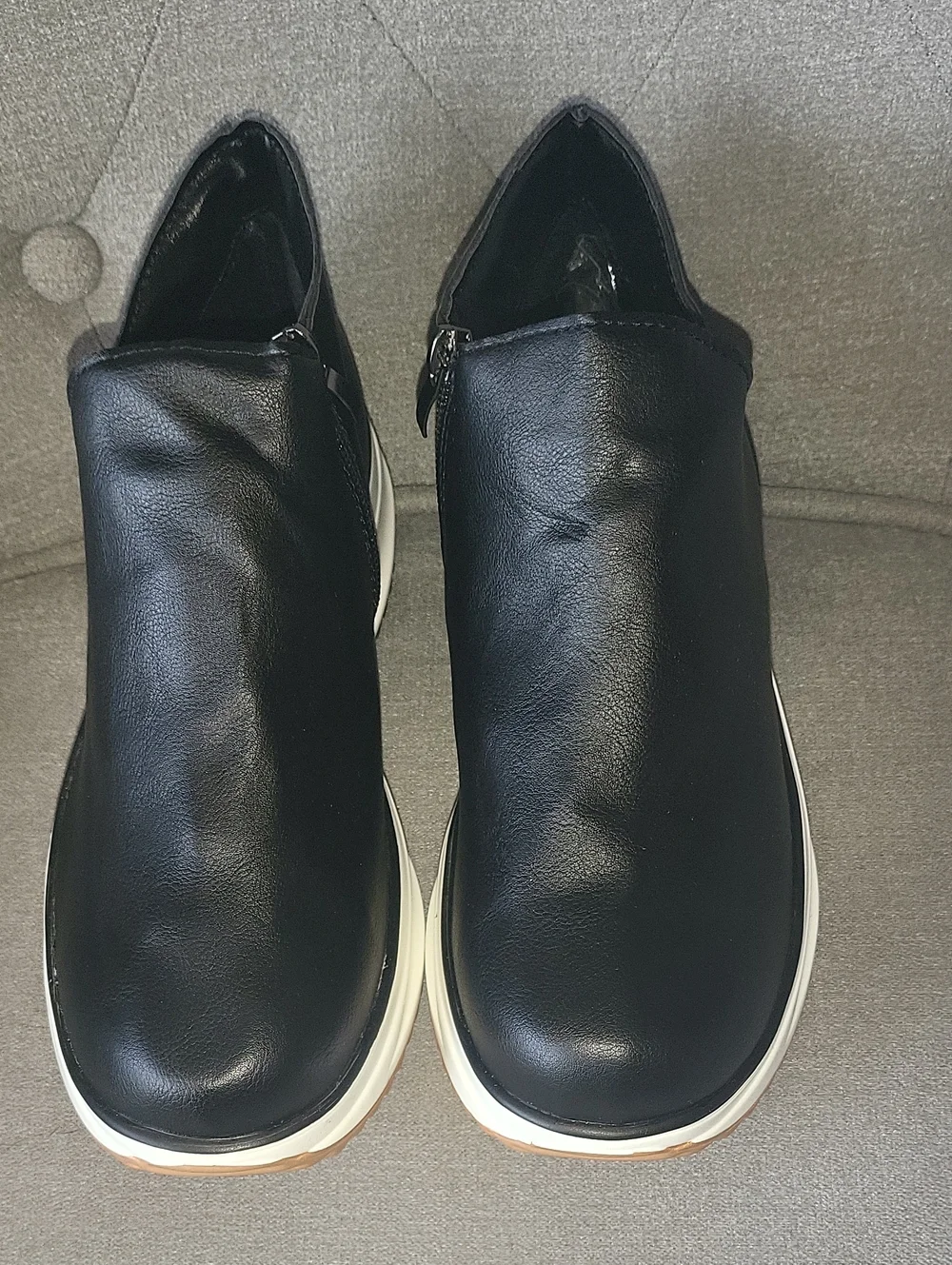 Women's Black Slip-On Leather Casual Loafers